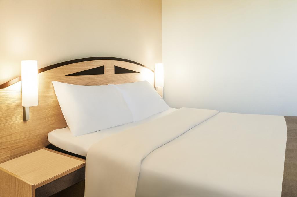 Ibis Wellingborough Hotel Kültér fotó